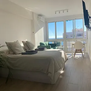 Apartment Sunstay Cruz Loft, Torremolinos